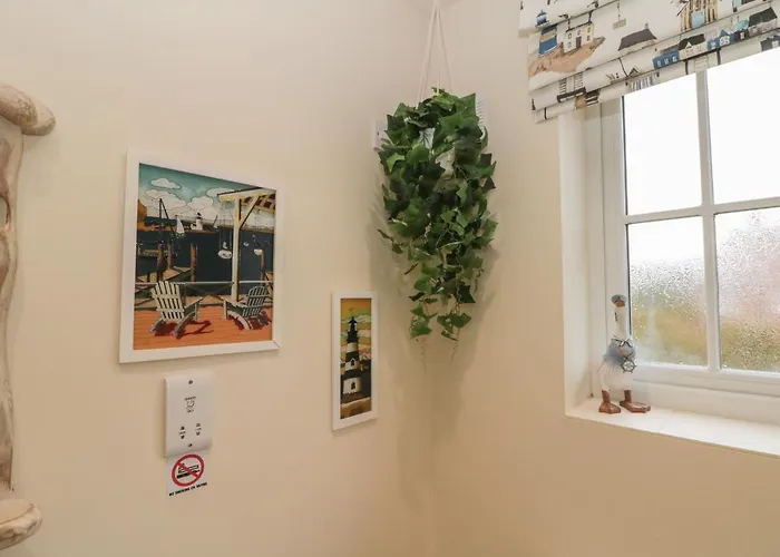 Coastal Retreat, The Bay